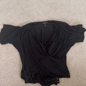 Black shirt clips for tucked in look